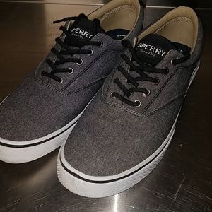 Sperry sneakers size 11